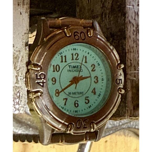 Vintage Timex Indiglo Womens Watch Gold 2 Tone Band, New Battery‎ EUC - Picture 5 of 8